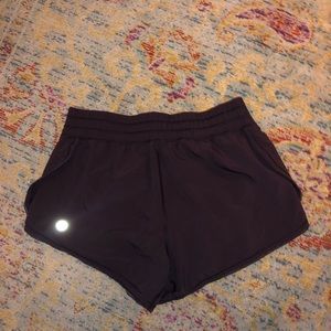 LULU🍋 SHORTS! SIZE 4!! DARK PLUM!!🍇